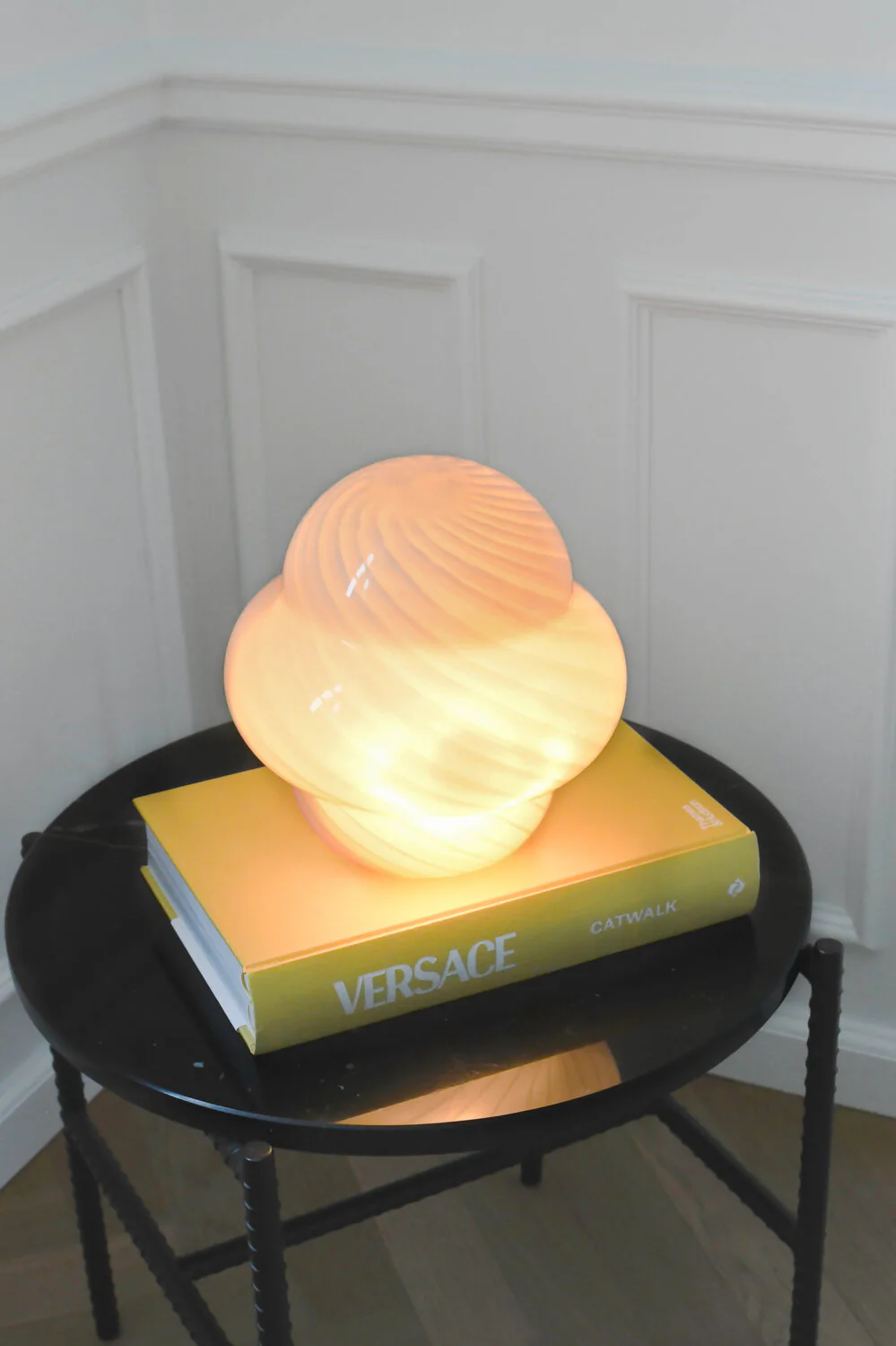 Mushroom Candy bordlampe, hvid - H22 cm. - Image 3