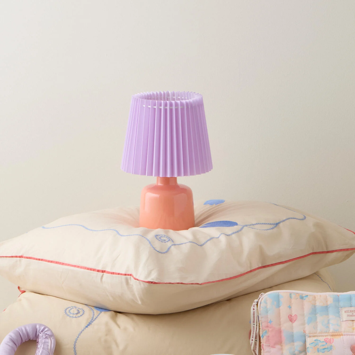 Plisse bordlampe, peach/lilla - H29,5 cm - Image 2