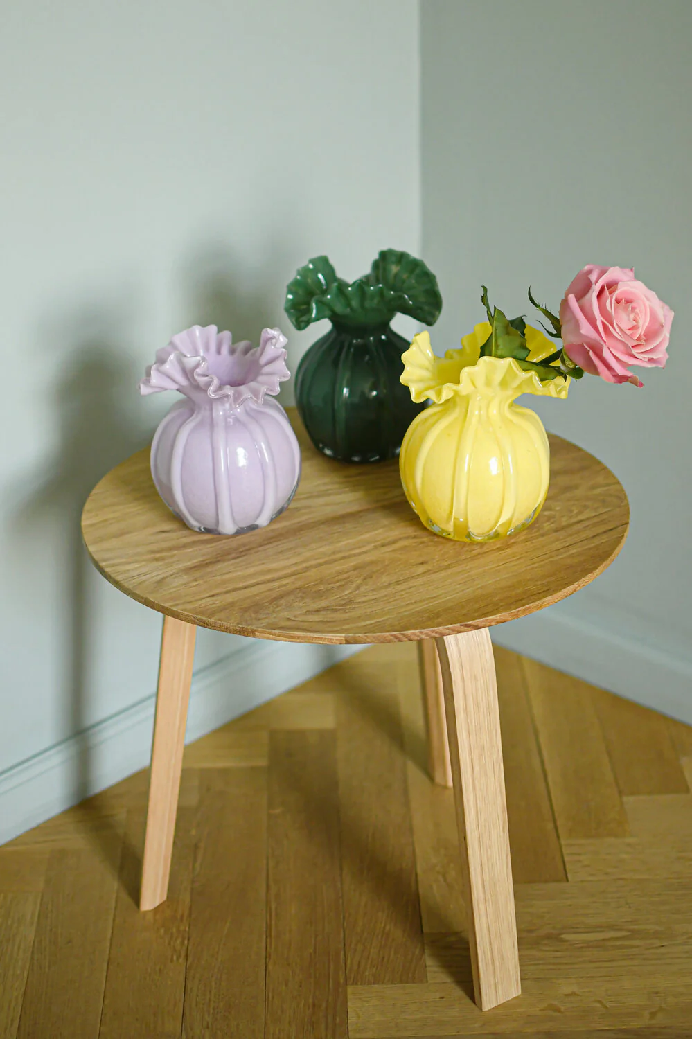 Vase med bølget kant, grøn - H17cm - Image 2