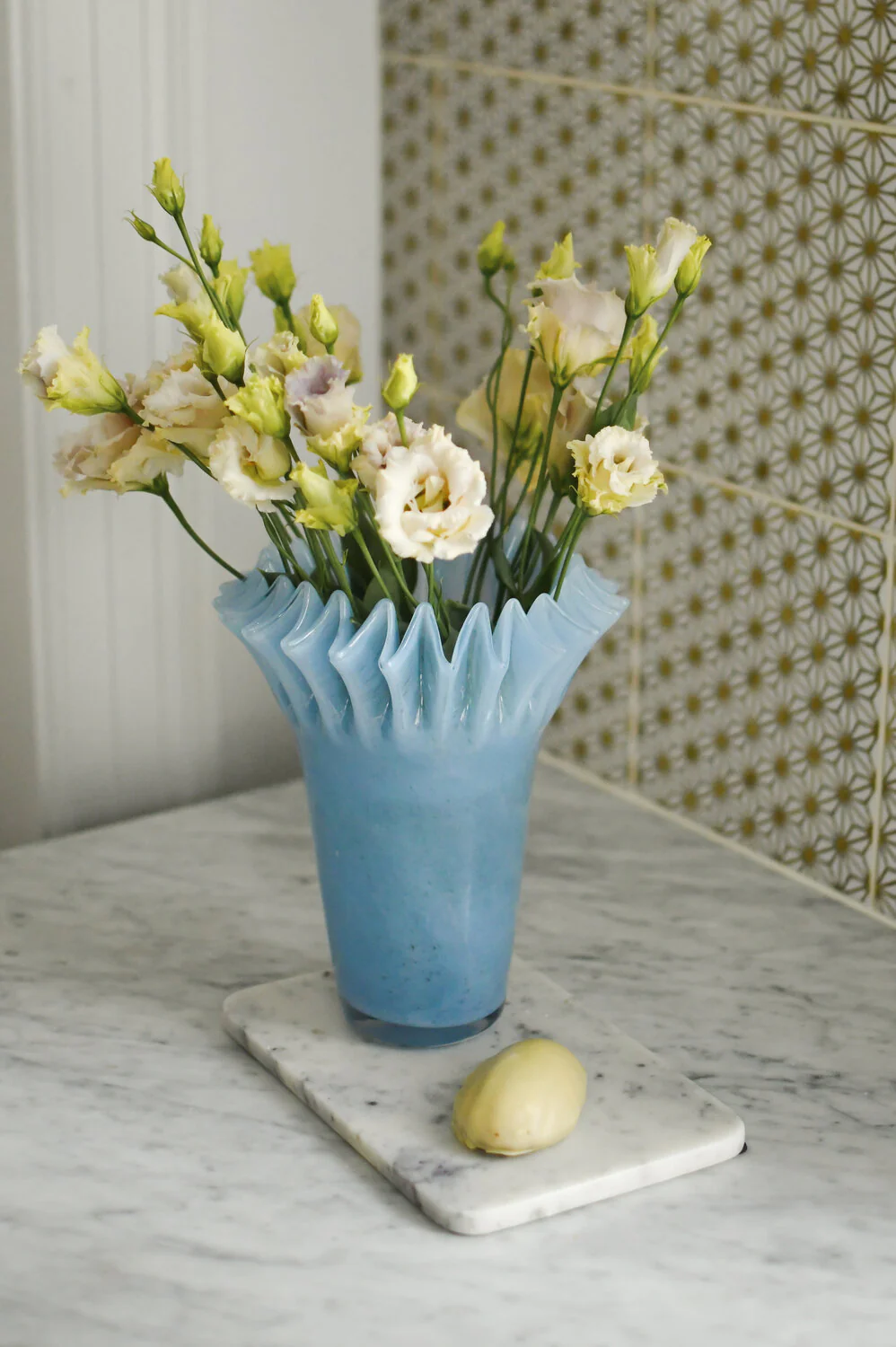 Vase med waffle kant, lyseblå - H22cm - Image 2