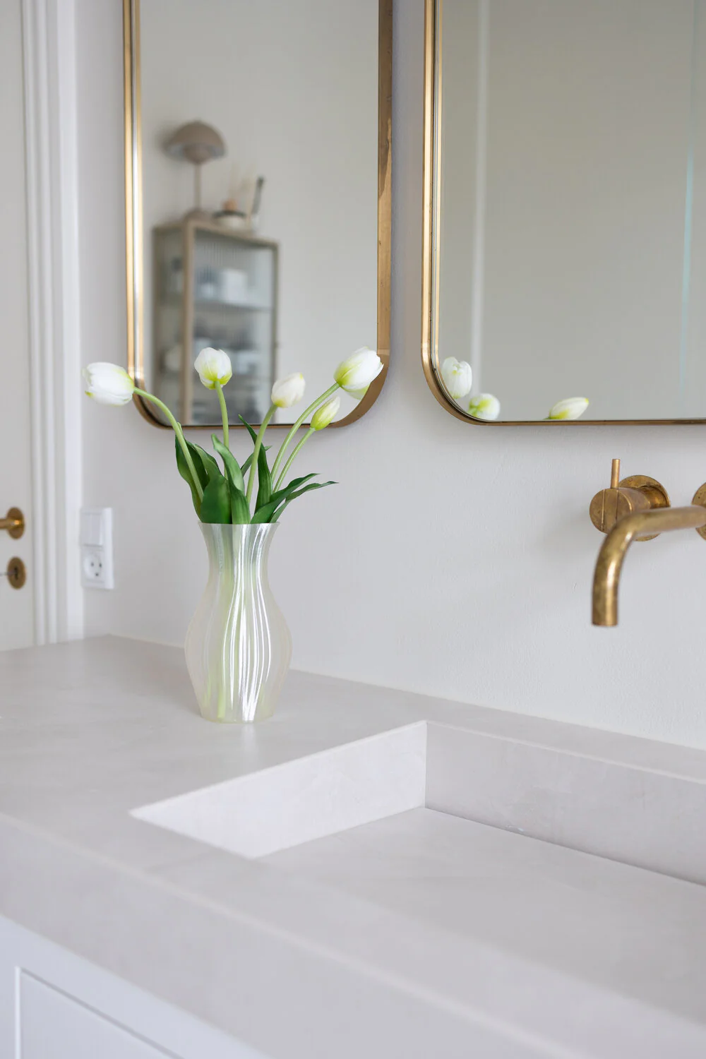 Bloom vase, Ivory - H19 cm. - Image 8