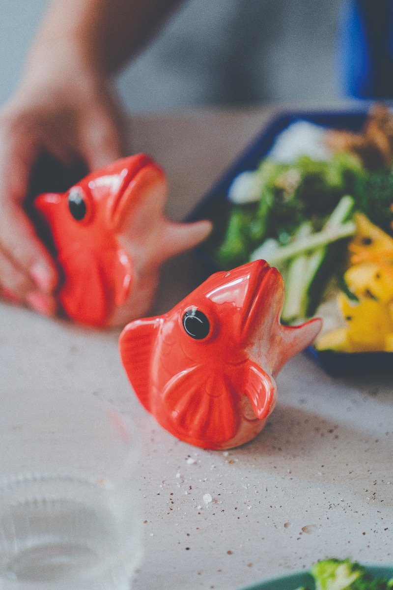 Salt- og peber dispenser, fishes for dishes - rød - Image 5