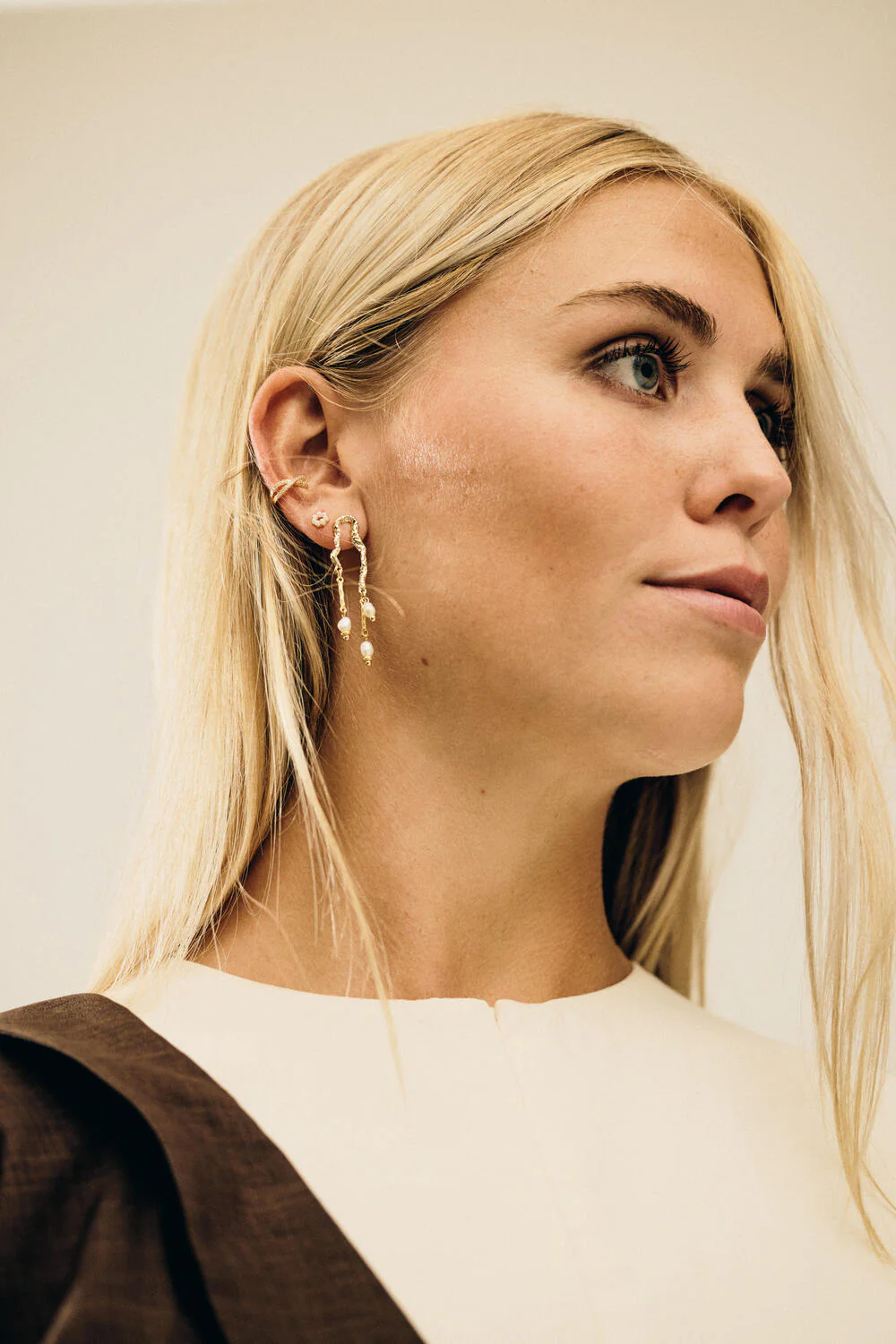 Leena hængeøreringe - forgyldt - Image 2