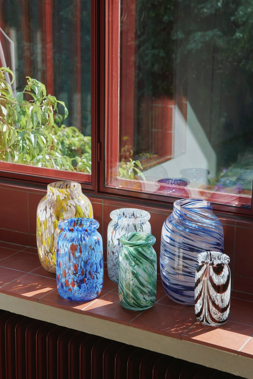 Splash Roll Neck vase, Green Swirl - Small - Image 4