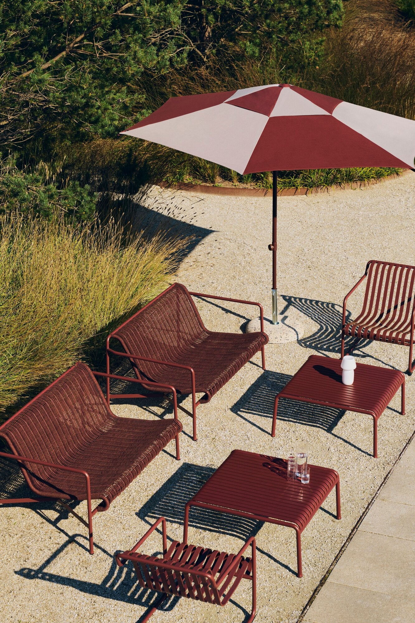 Terrazza Hexagon parasol, Ø300 cm - Off-white/Burgundy - Image 2