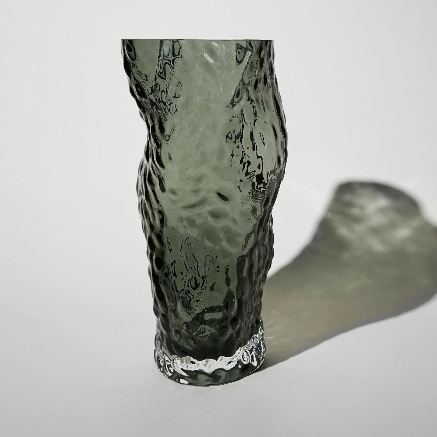 Ostrea Rock Glass vase - Midnight Blue - Image 3