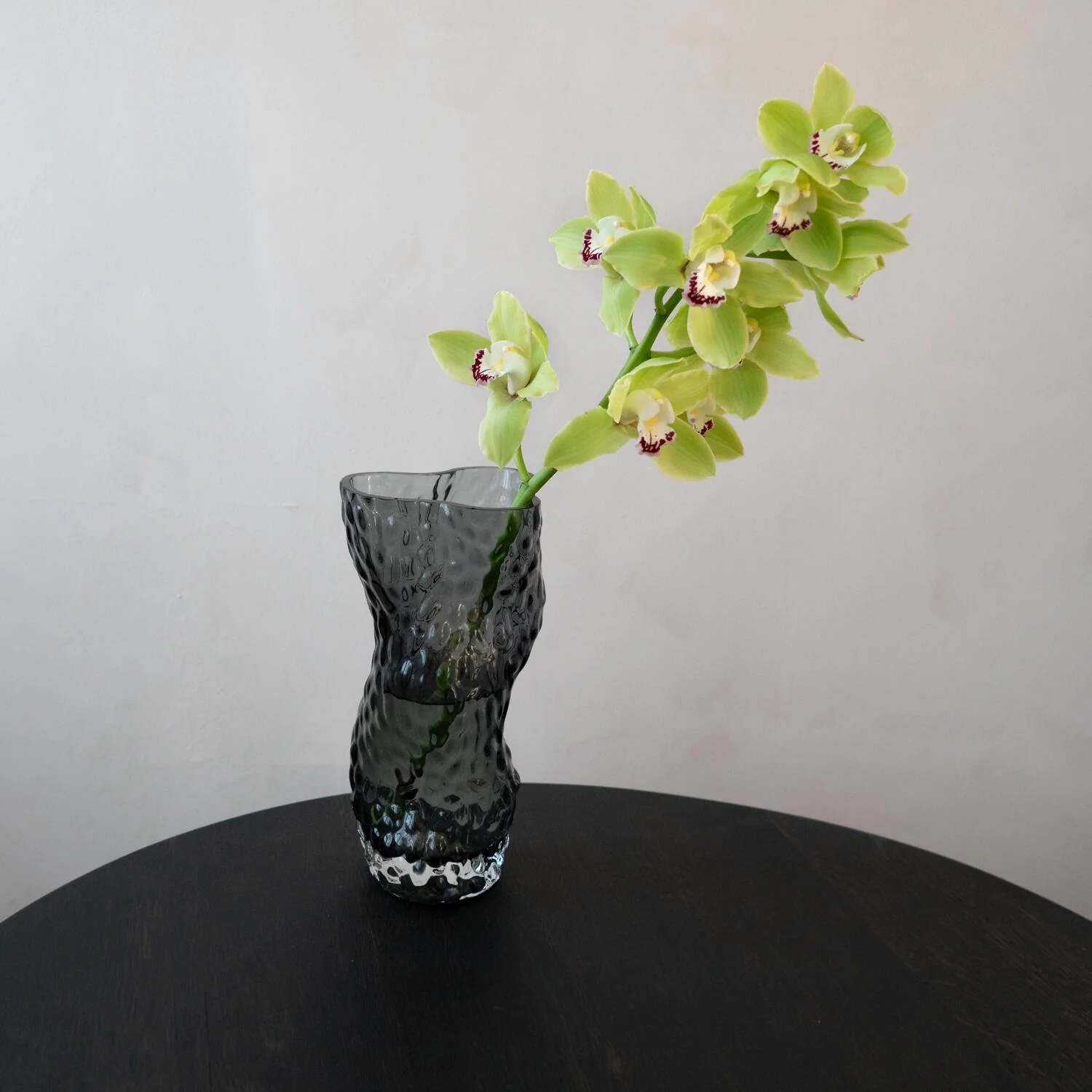 Ostrea Rock Glass vase - Midnight Blue - Image 4