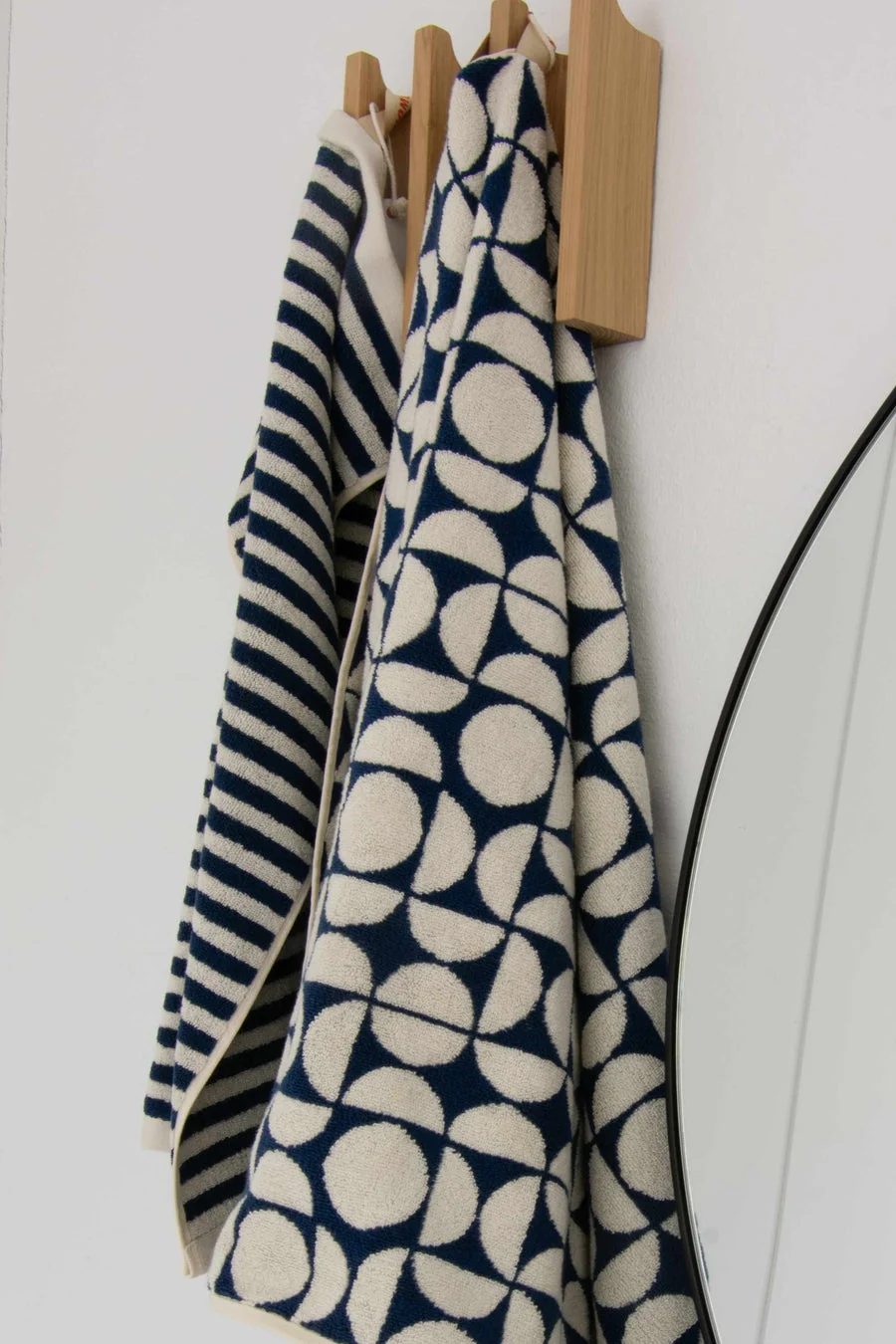 Geo håndklæde, Slate Indigo/Cream - 70x140 cm - Image 5