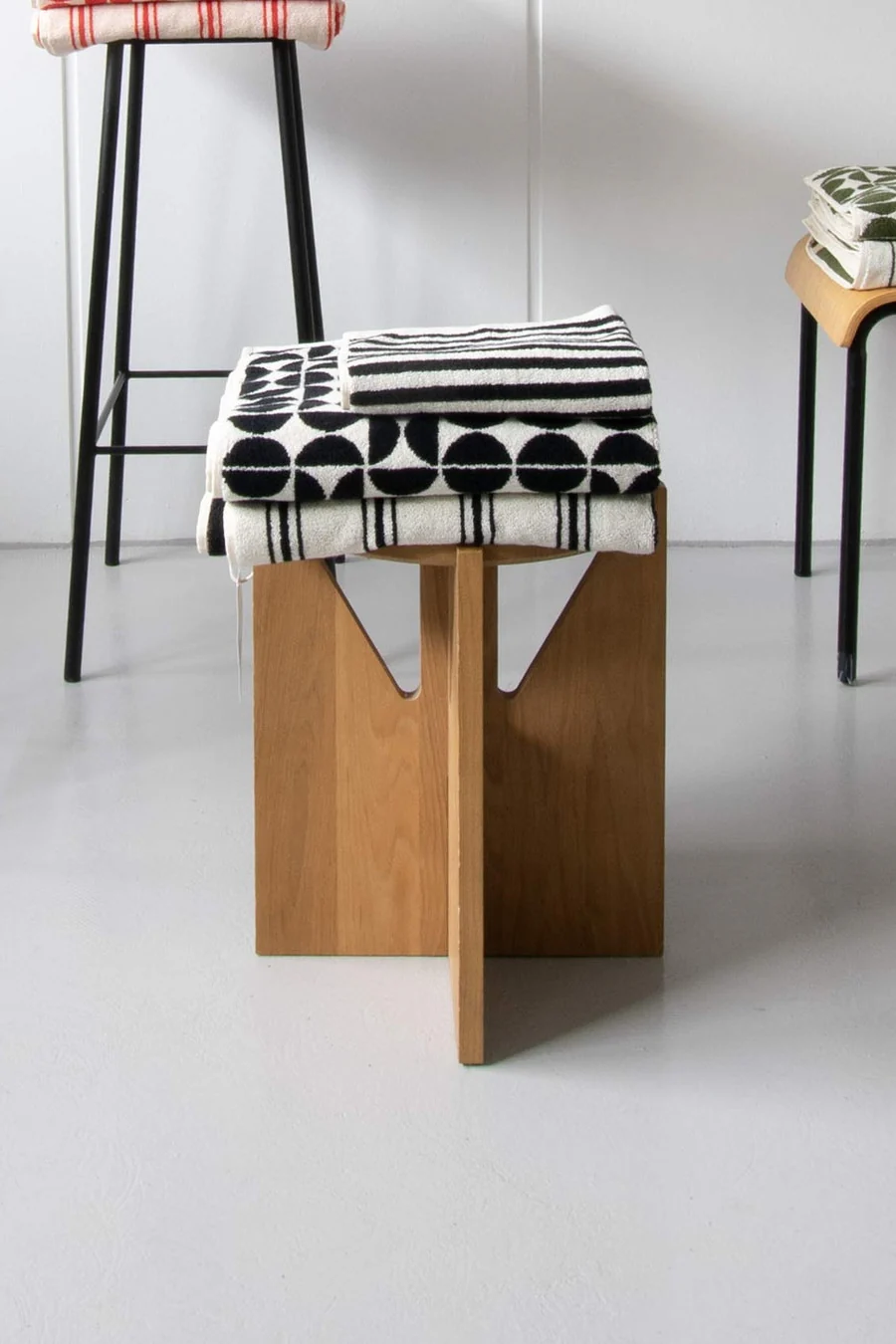 Retro Stripe håndklæde - Black/Cream - Image 3