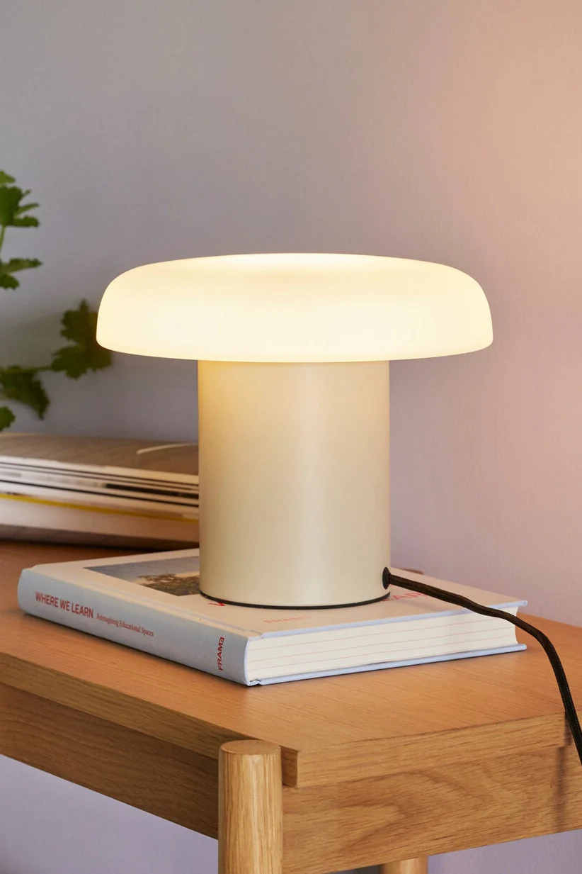 Ateliers bordlampe, sand/hvid - Ø25 cm
