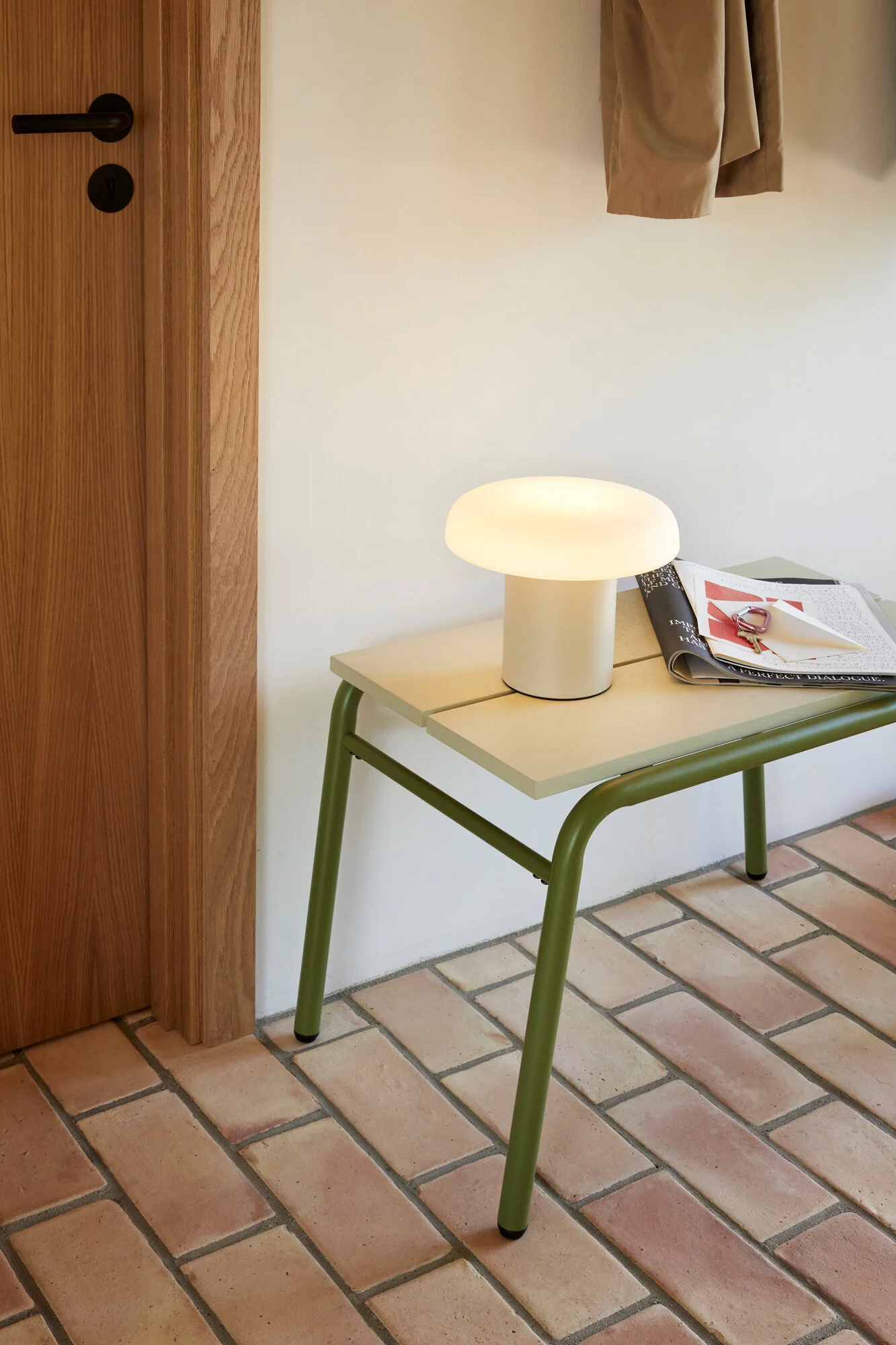 Ateliers bordlampe, sand/hvid - Ø25 cm - Image 3