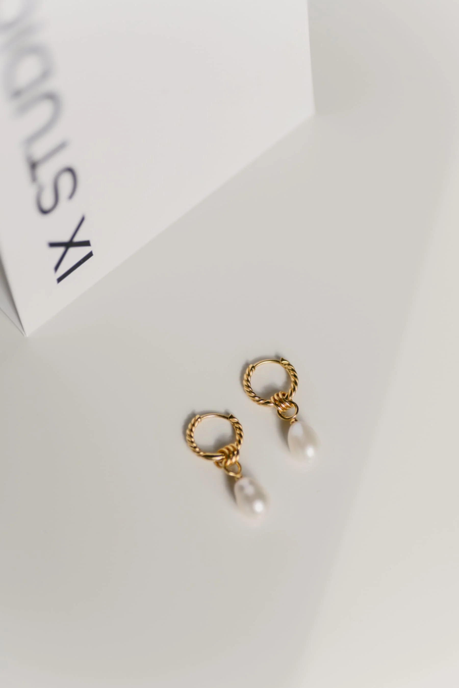 Ocean Pearl hoop - forgyldt - Image 3