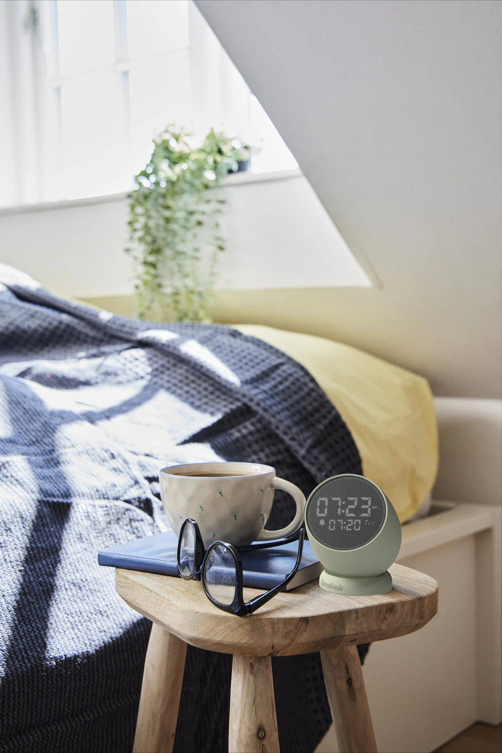 Bell vækkeur - Dusty Olive - Image 2
