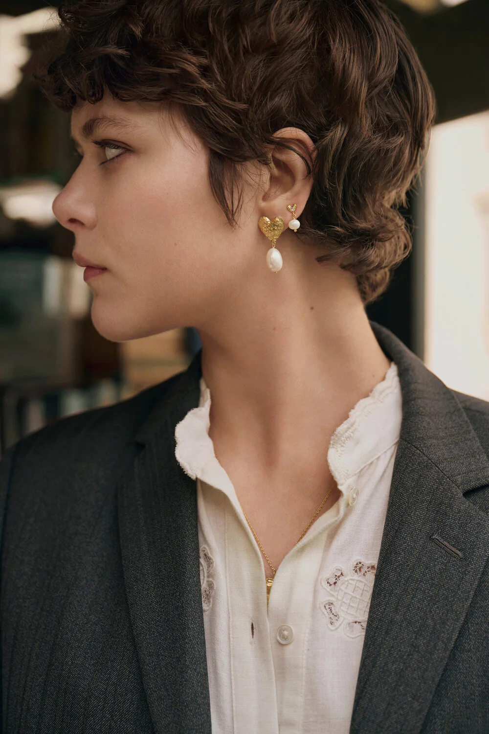 Alia Hængeøreringe - Guldfarvet - Image 3