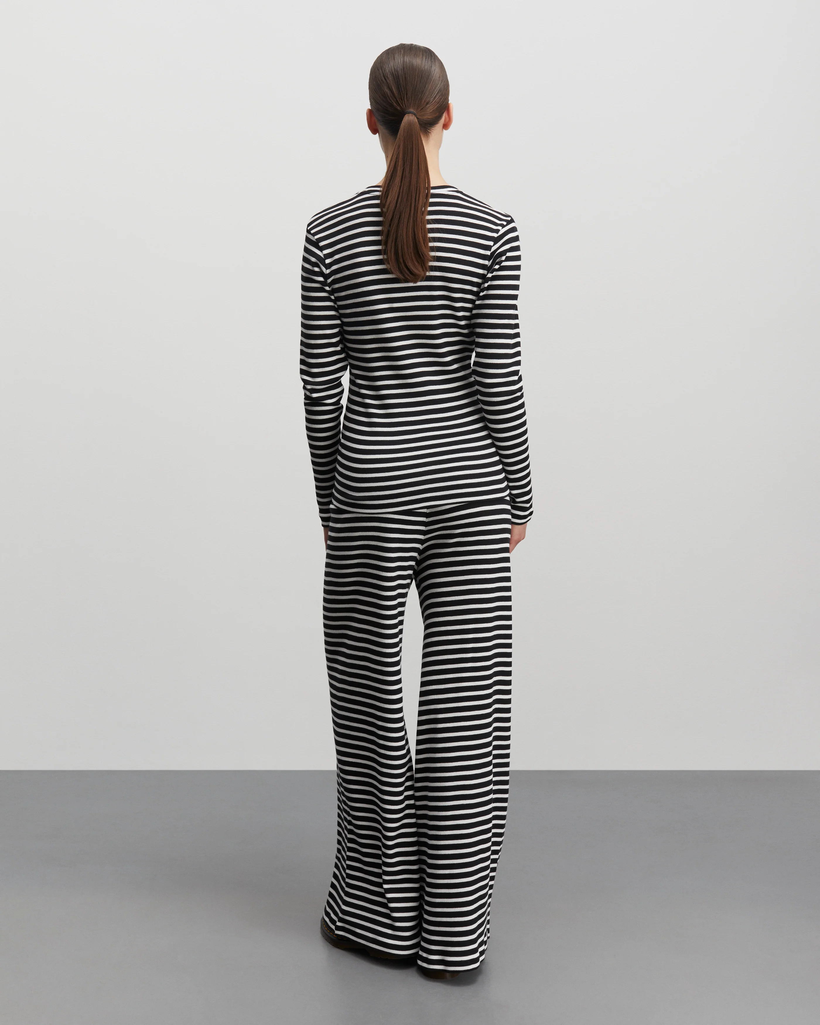 2X2 Cotton Stripe Tuba langærmet t-shirt - Black/White Alyssum - Image 3