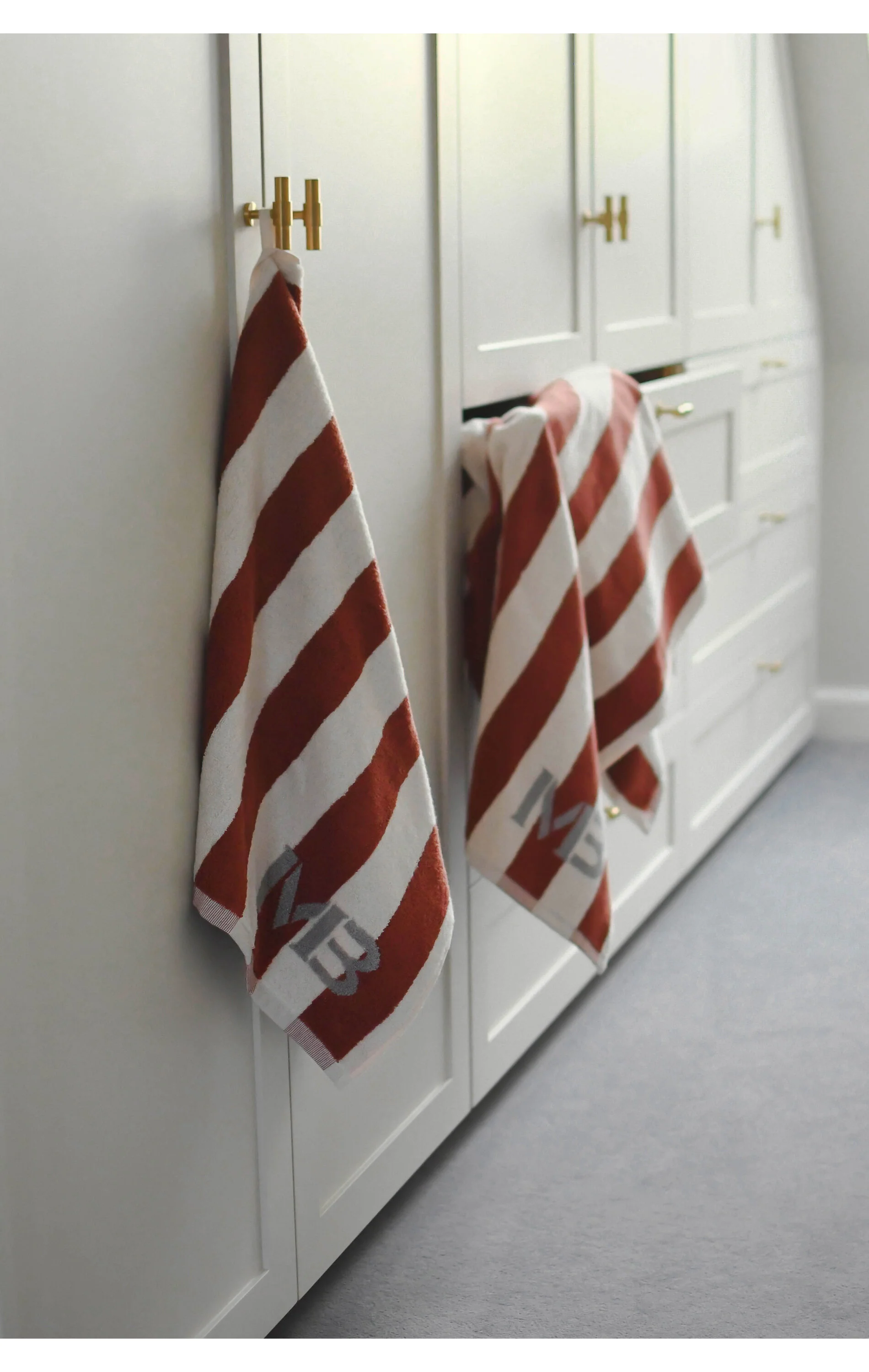 Stripe håndklæde - hvid/lysegrå/auburn - Image 2
