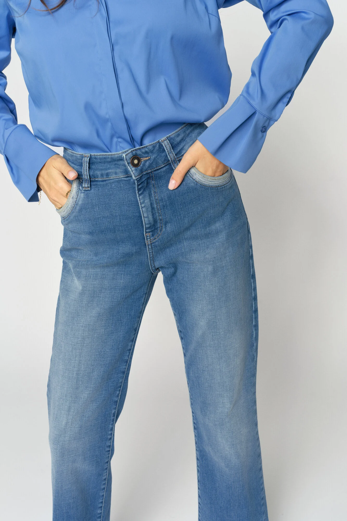 Cecilia Perla wide leg jeans – Mid Blue - Image 3