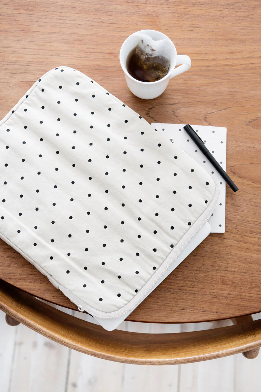 Dotted computercover - Ecru/Black dots - Image 2