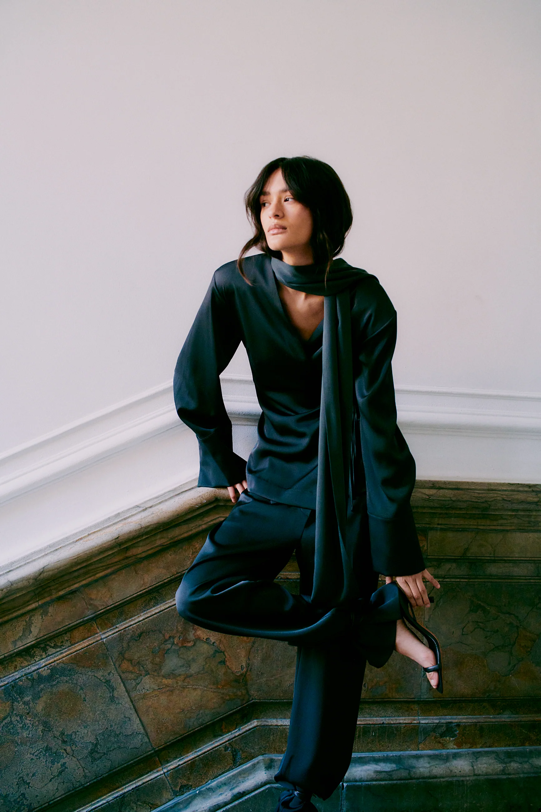 Glari Wrap bluse - Black Sand - Image 3