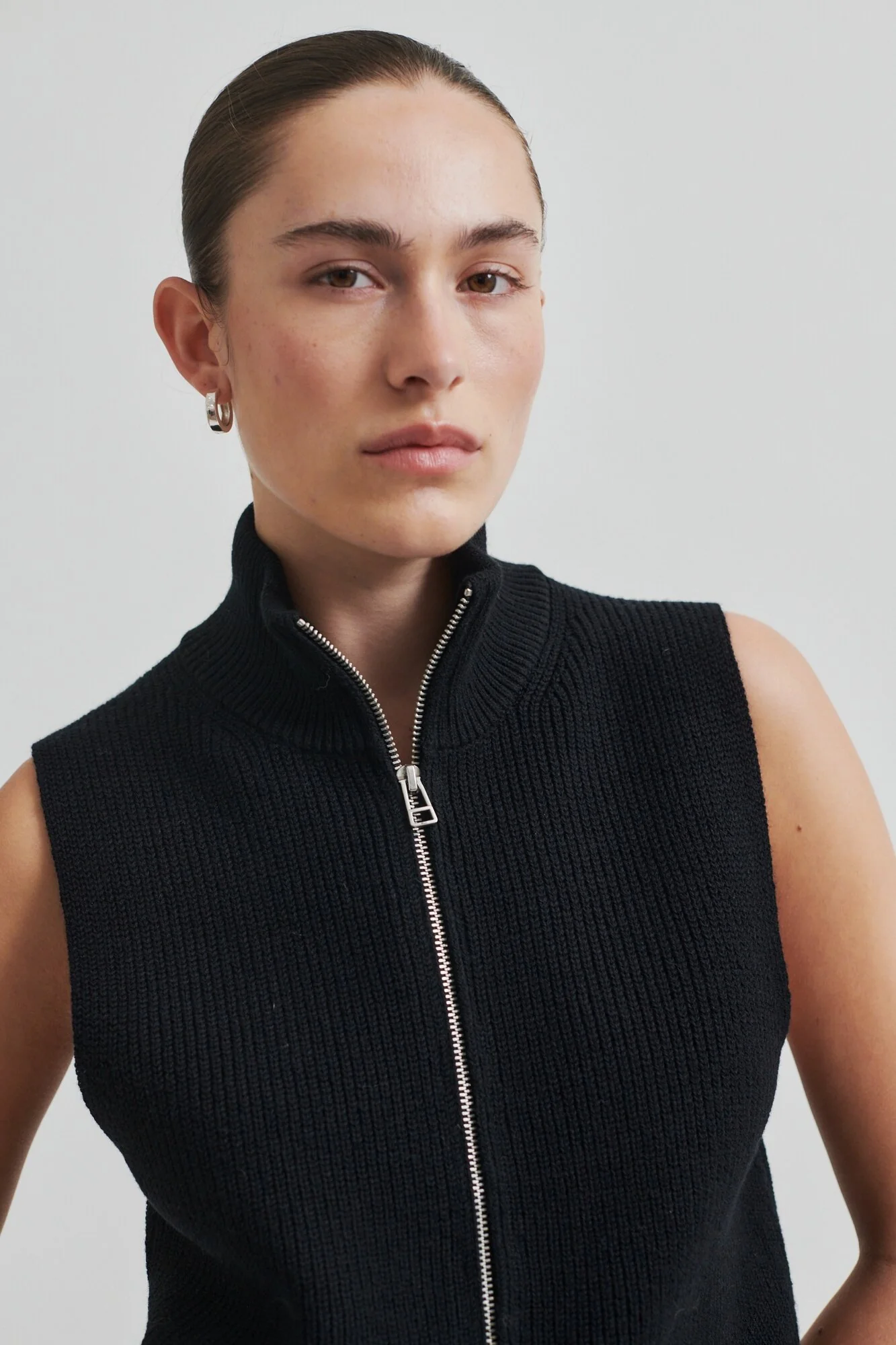 Yora strikket Zip uldVest - sort - Image 3