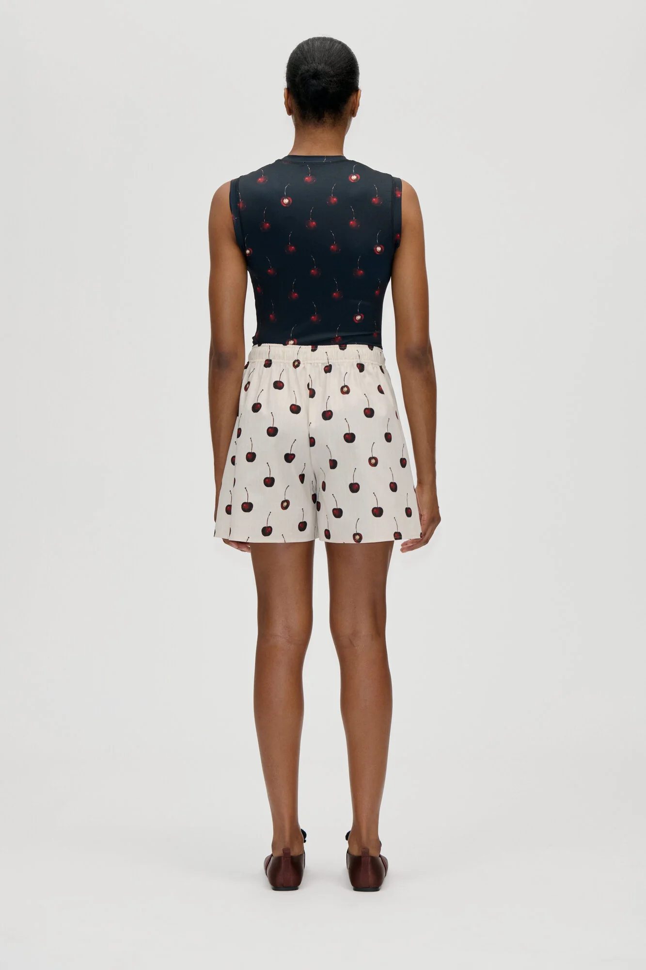 2339 Elasticated Waistband shorts - Cherries - Image 3