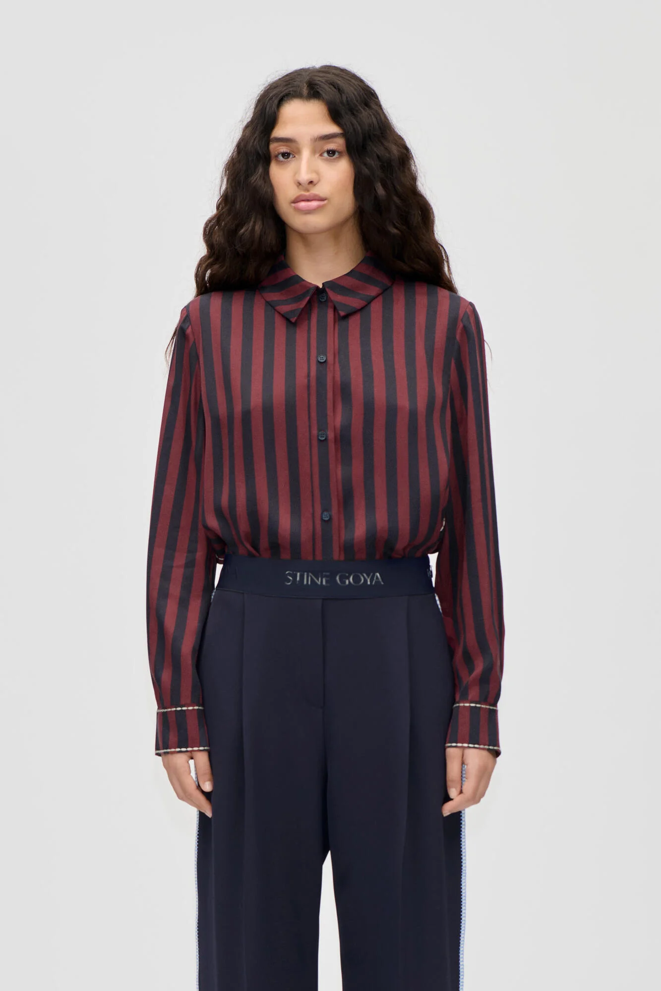 Stribet skjorte - Navy and Burgundy Wallpaper Stripes