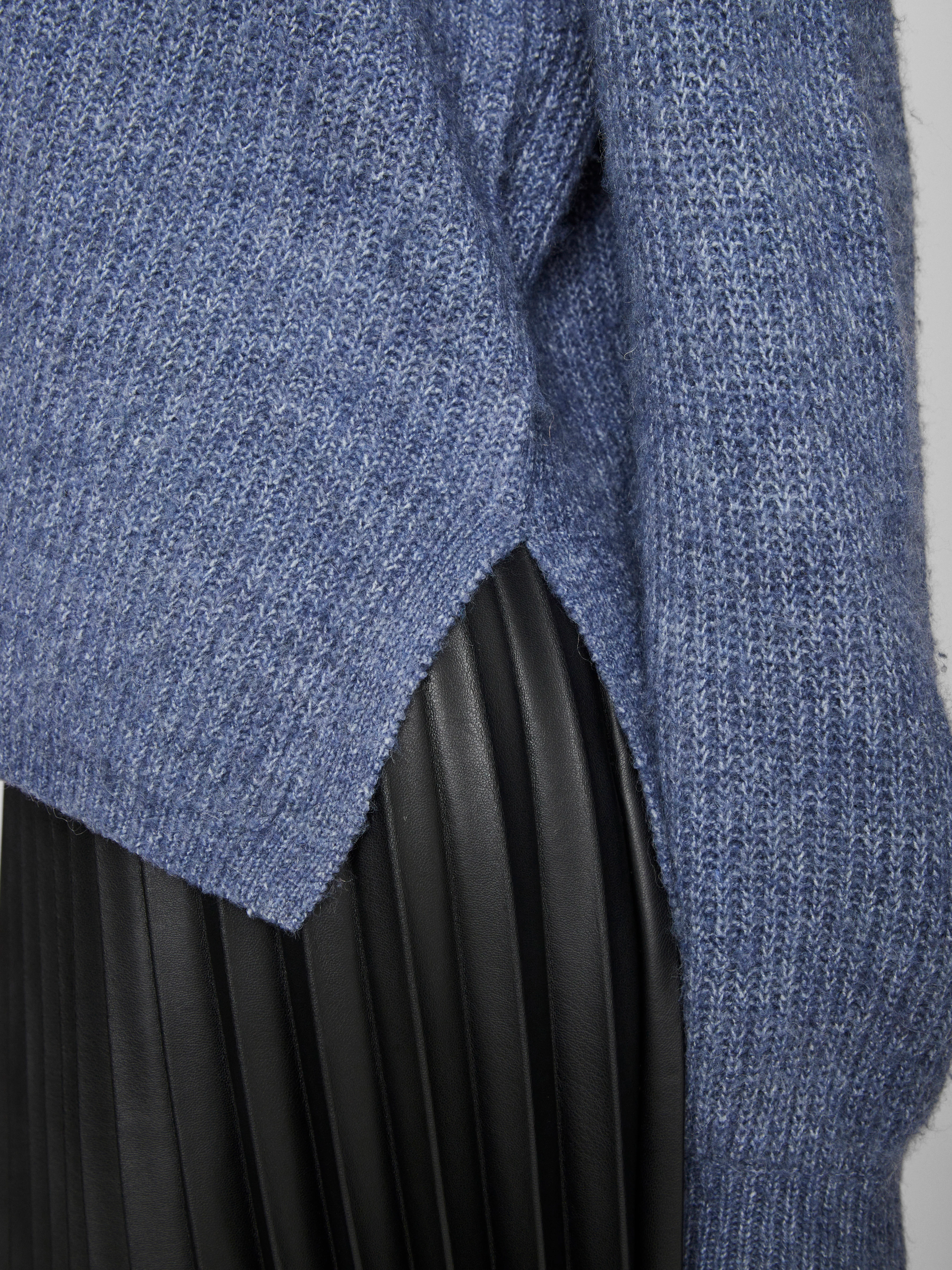 Vibeluna V-neck Rev L/S striktrøje - Bijou Blue - Image 7