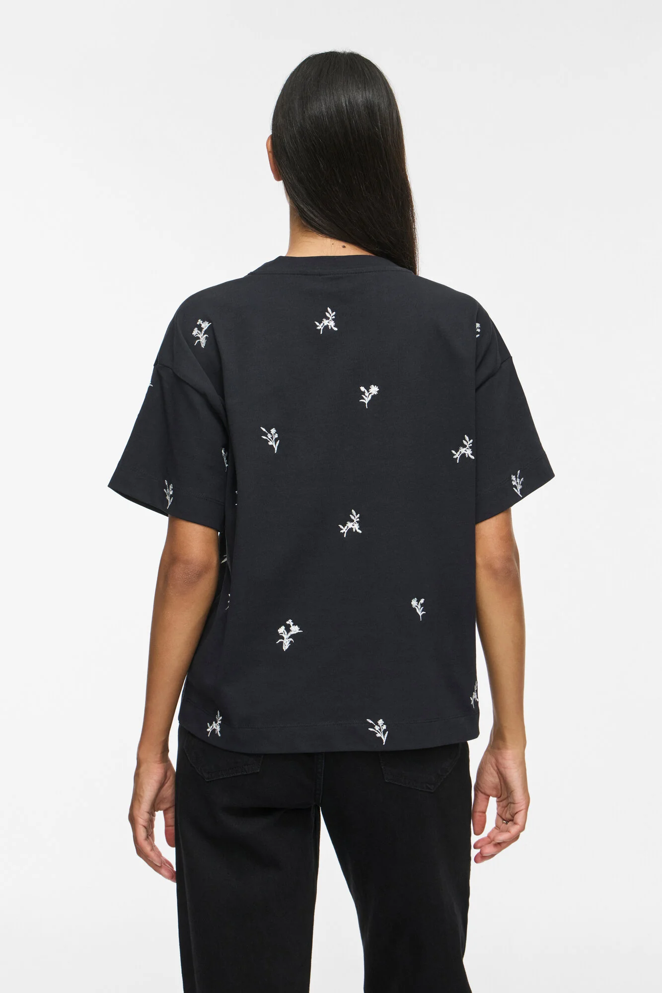 Vimonie Flower Emb t-shirt - Black Beauty - Image 3